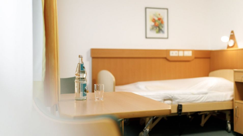 Patientenzimmer-Klinik-4-Psychotherapie-Abteilung-Klinik-Bavaria-Kreischa
